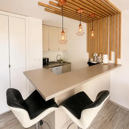 Golfe Juan - 5min Des Plages - Parking Privee - Piscine Rooftop * 瓦洛里